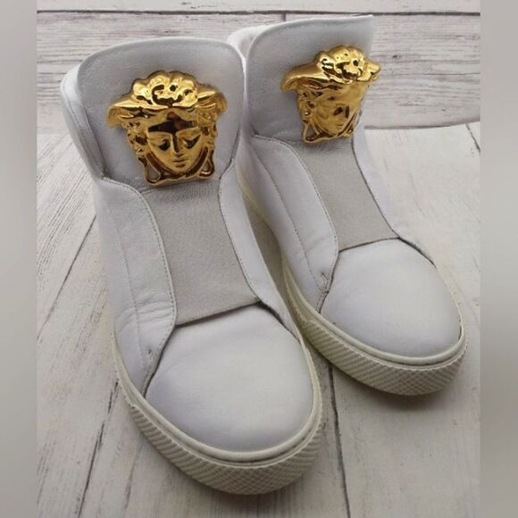 Versace Sneakers Shoes White Gold Medusa SZ 39 1/2 Women's - Picture 1 of 16